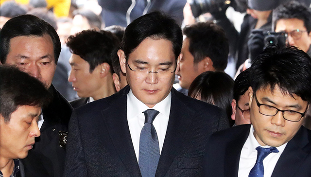 三星掌门人李在镕被批捕 被控向朴槿惠和崔顺实行贿2.5亿
