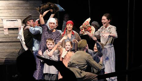 终于等到列夫·朵金这部长达8个小时的经典话剧了