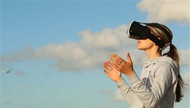 everestvr,PlayStationVR,,SteamVR,,OculusTouch