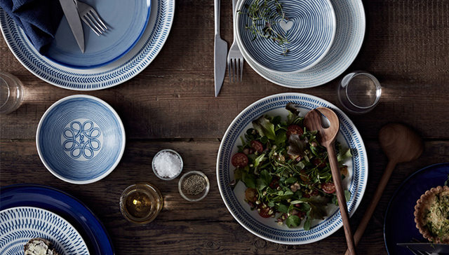 英国皇家瓷器品牌 x“艾伦秀”主持人，联名推出的了这套餐具很帅气