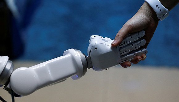 与尤瓦尔•赫拉利对谈“后人类”世界：反乌托邦的景象正在发生