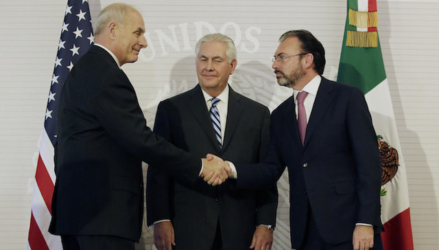 特朗普称驱逐边境帮派为“军事行动” 内阁大员出访墨西哥遭冷遇