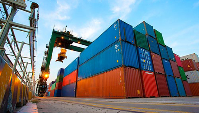 顺丰跳水、万达院线飙涨 首富流转背后都是产业变迁