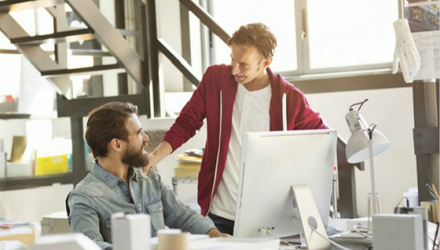 想提升员工敬业度和绩效 让同事彼此加强联系是个好办法