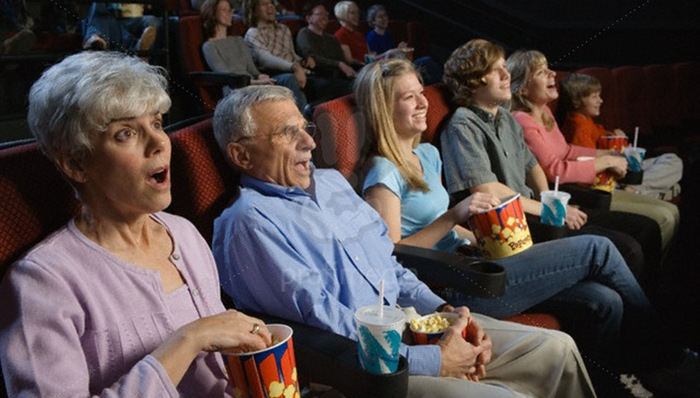 IMDb,番茄,贝叶斯算法,美国电影,电影行业,美国人民,电影人,Metacritic,影评人,疯狂