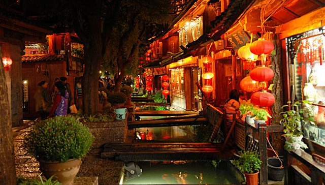 地方新闻精选 | 朱军追问古城维护费 丽江副书记：坚决不再涨价