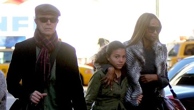 大卫·鲍伊遗孀晒照 爱女之情彰显无遗