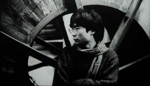 诗人张枣逝世7周年：除了落满南山的梅花，他还留下了什么？