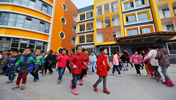 教育部长回应“孩子放学太早没人接”：弹性放学