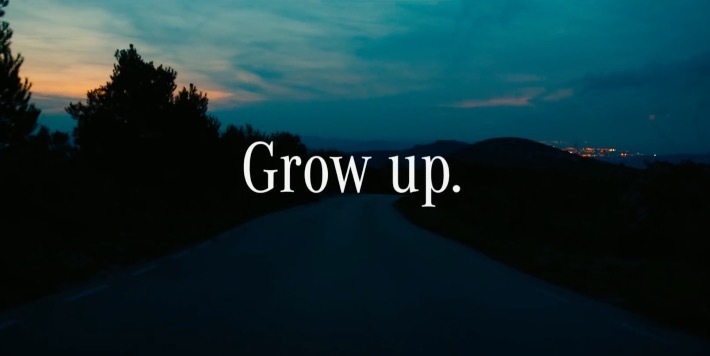 奔驰的广告不再宣传成功人士了 而是谈谈“成长”这个人生命题