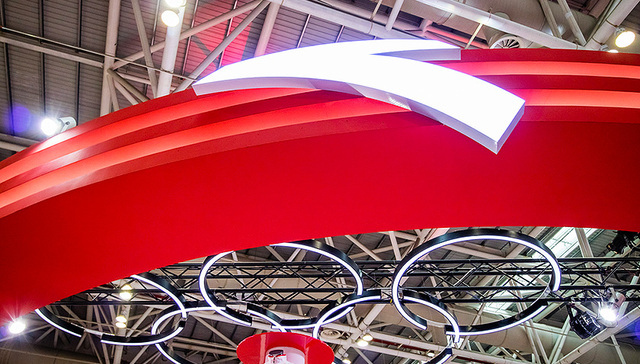 光有走量的大众化运动鞋还不够 安踏也开始推定制鞋了