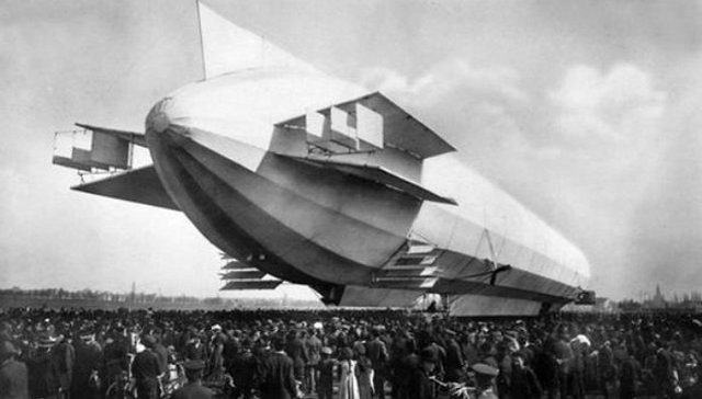 百年海陆空都有他身影，齐柏林还是摇滚史上的丰碑