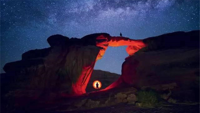 废墟,杨潇,城市探险,大西洋壁垒,飞碟,建筑入口,青年亚文化,UER,Sheaf,蓝色冷光