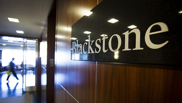 30亿美元不良债务