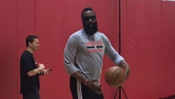 火箭高居西部第三的“黑科技” 训练用上新型眼镜