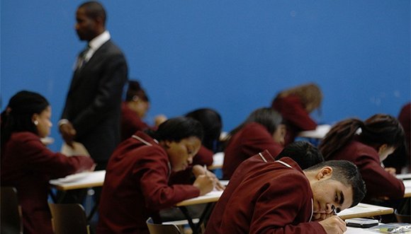 为了提高学生的数学水平 英国打算引进中国的数学教材了