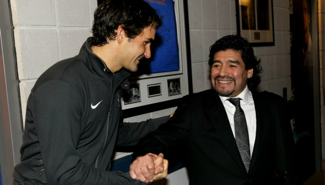 【体育明星日常】马拉多纳成费德勒“迷弟” 中国之队发布助威教程