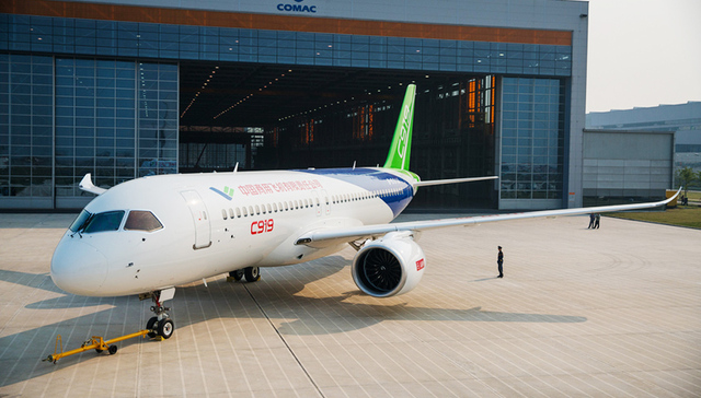 C919大型客机顺利通过首飞技术评审