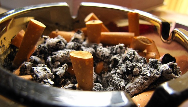 “天价烟”,“反四风”,“限价令”,地下渠道,贪腐问题