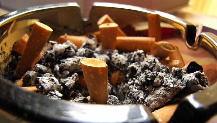 “天价烟”,“反四风”,“限价令”,地下渠道,贪腐问题