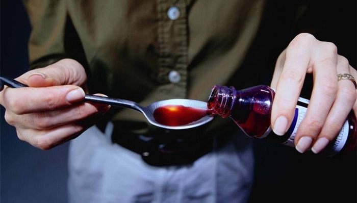 “咳嗽水”,贩毒,复方磷酸可待因口服液,冰毒