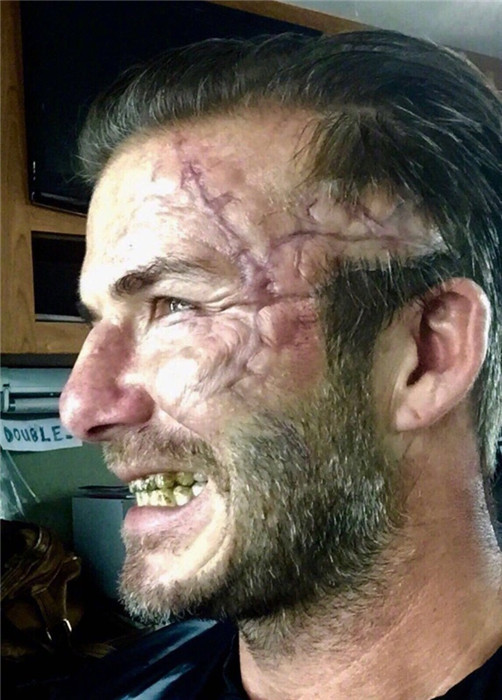 贝克汉姆参演电影《亚瑟王：斗兽争霸》，伤痕定妆照曝光