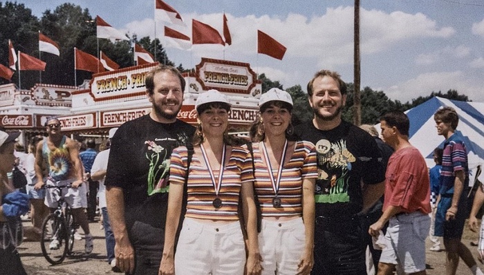 双胞胎结婚,甜甜圈噎死,日本外科医生,