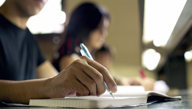 美国藤校录取率再下跌 盘点全美最难进大学TOP100