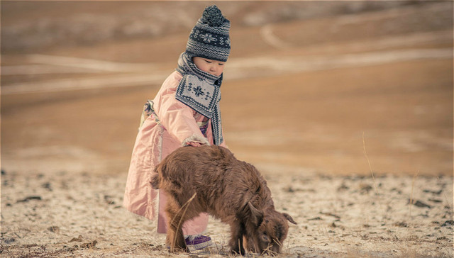 奢侈品行业近年来的低潮 正在让遥远的蒙古牧民们发出一声声叹息