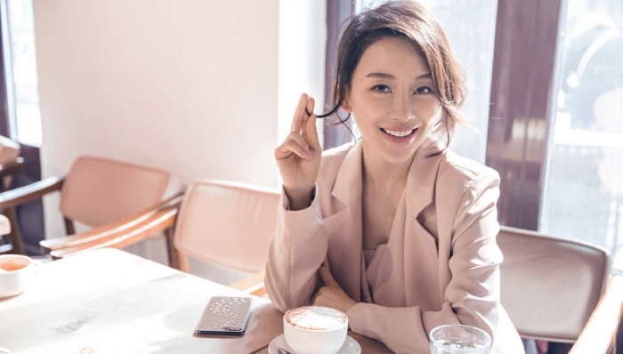 【体育明星日常】九球天后潘晓婷化身治愈女神 贝克汉姆黑白写真帅气有型