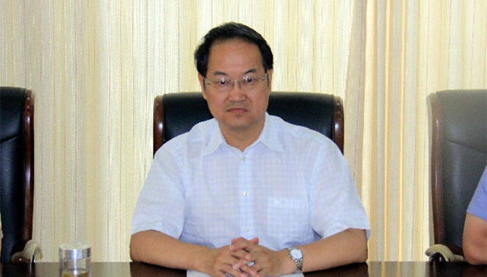 新疆大学,1996年,党委委员,党委常委,1986年,党委副书记,水利厅,物理系,新疆生产建设兵团