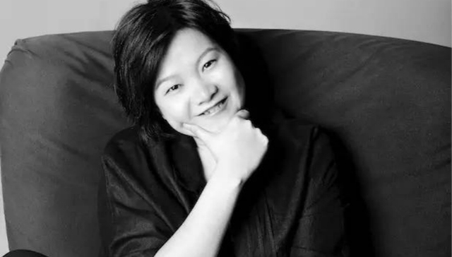 时尚,中国时尚设计师,洪晃