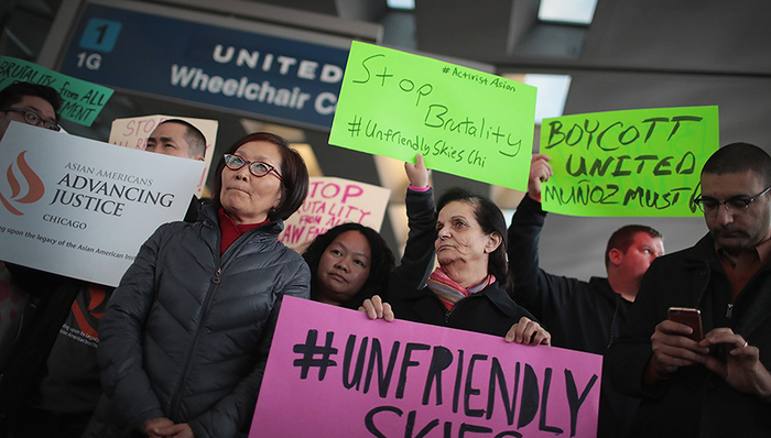 股价下跌,美联航