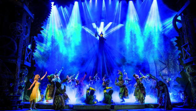 百老汇音乐剧《魔法坏女巫》：一个后现代主义视角的“大女主”故事