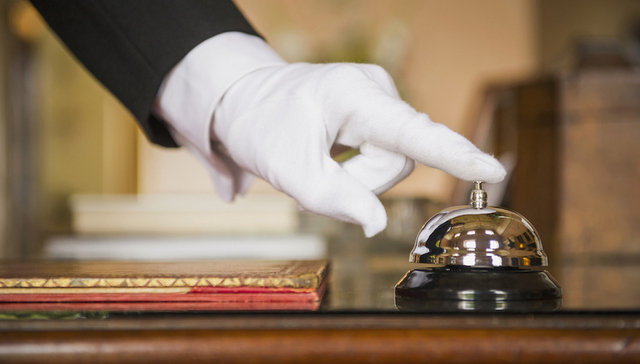 【界面评论】现实版矮窗口：便民不是多几把椅子那么简单