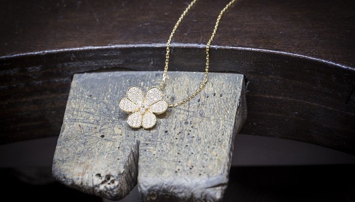 【酷乐志专访】梵克雅宝发布 Frivole 系列新品，我们和中国区总经理谈了谈工艺和具象的故事