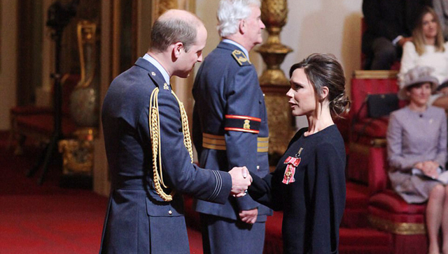 在贝克汉姆之后 维多利亚也拿到英皇室颁发的官佐勋章