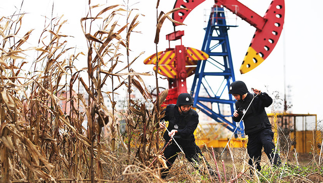 【财经24小时】油气领域混改箭在弦上 保监会强调从严管理