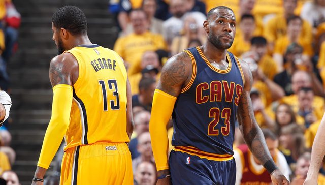 詹姆斯三双骑士落后26分逆转获赛点 马刺单节崩盘94-105不敌灰熊