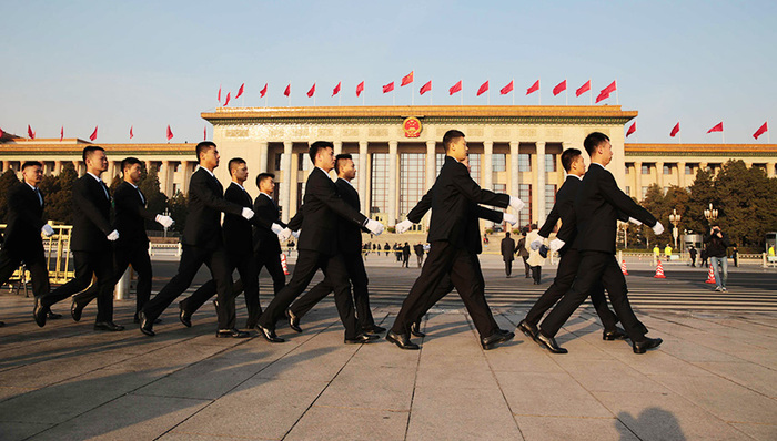 发扬民主,大胜利,民主权利,代表候选人,党内民主,做好本职工作,广大党员,选举工作,党的生命,工作成