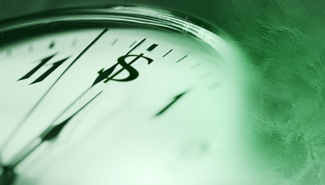 【财经24小时】货币基金出现逆回购交易违约 房地产相关贷款已超总量三分之一