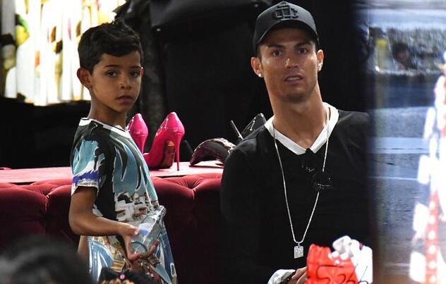 【体育明星日常】C罗“性丑闻”再起波澜 杜兰特用纸杯蛋糕自黑？