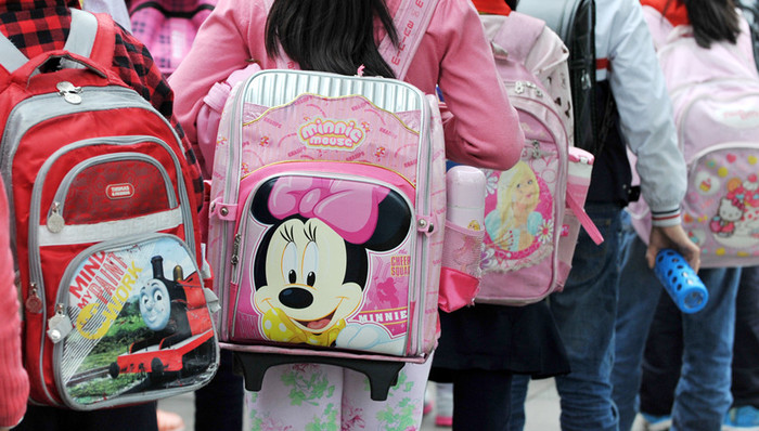 火灾,课本,走私蟒蛇皮,,太湖,中国尊,抢银行,湖北经济学院,幼儿园教师,小姐