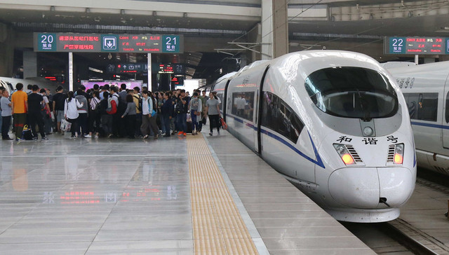 京津城际,月票制,交通事故,警察替换人质,北京号贩子,医改新政,青海湖