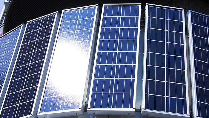 海润光伏,华君控股