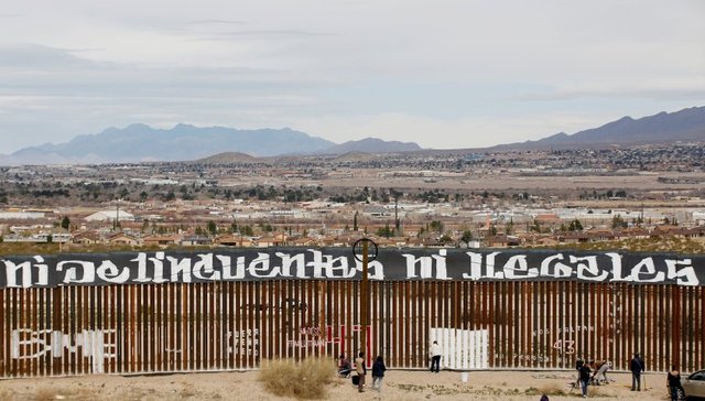 美国国会两党就政府支出达成协议 边境墙项目没钱拿