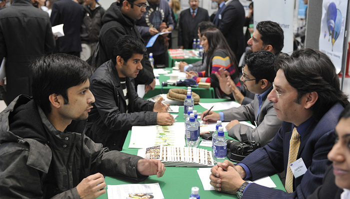 就业岗位,特朗普,美媒,就业形势,就业培训,他国,招聘会,美国劳工部,总统,失业救济