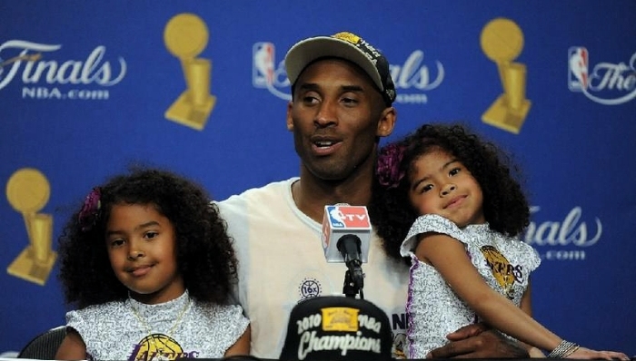 【体育明星日常】科比传授女儿球技竟遭嫌弃：“你不懂，走开啦”