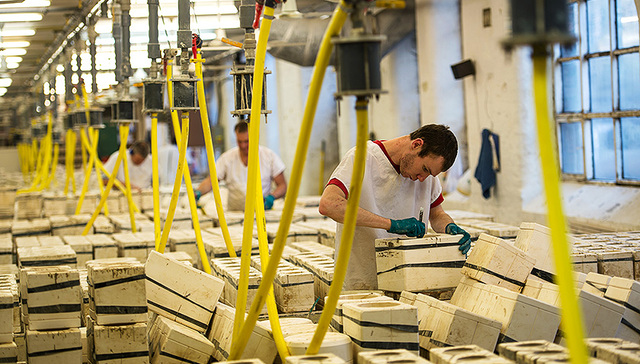 全球制造业扩张速度小幅放缓 但欧洲和日本表现亮眼