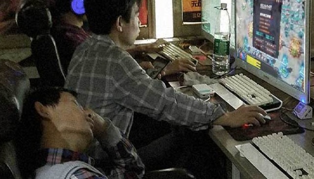 【JMedia】在三和玩游戏的人们